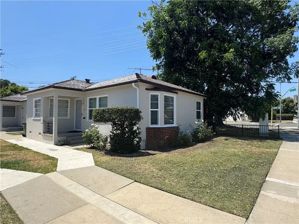 221 N Atlantic, Alhambra