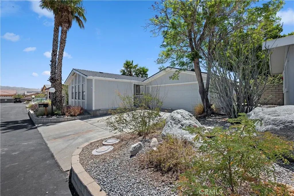 65565 Acoma 116, Desert Hot Springs
