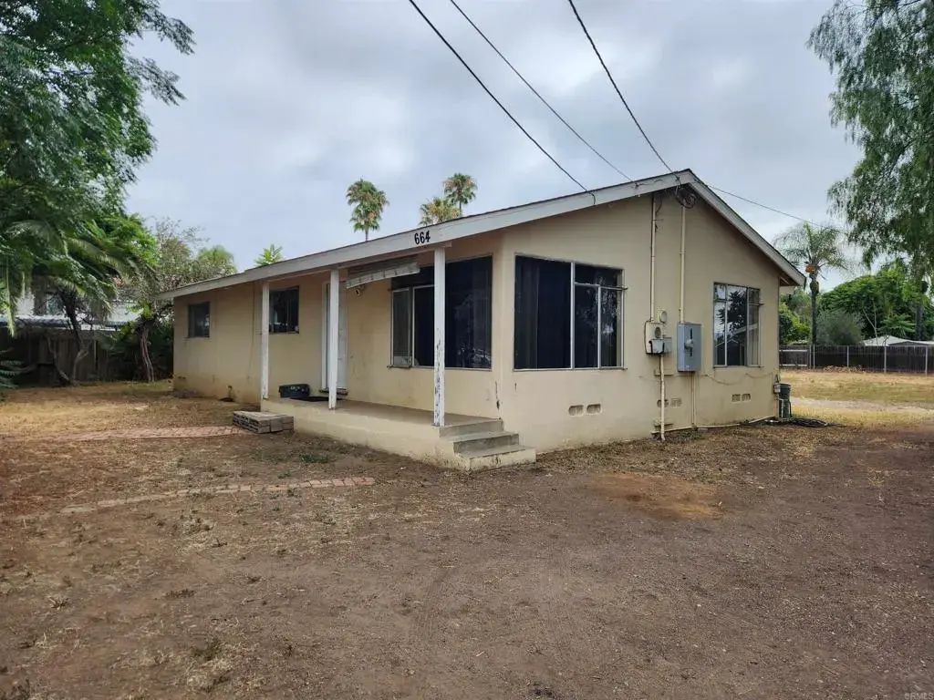 664 N Fig St, Escondido