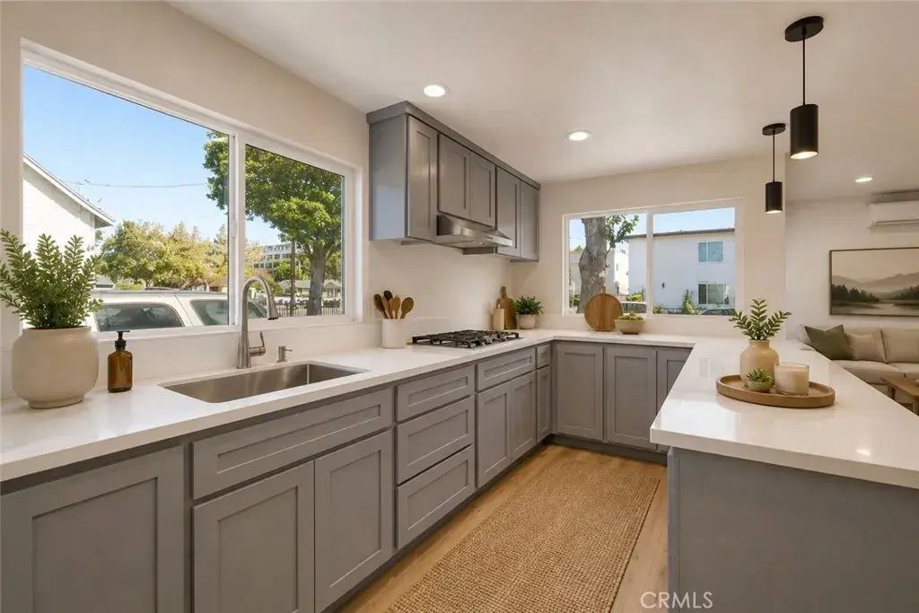 1912 E 122nd, Compton