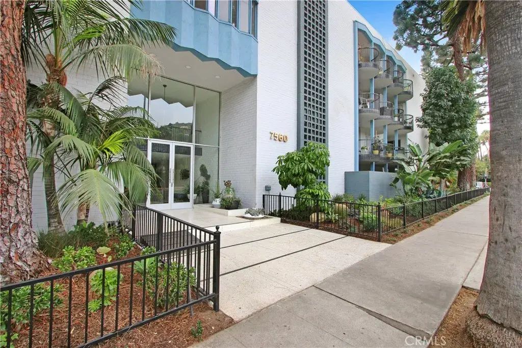 7560 Hollywood, Los Angeles