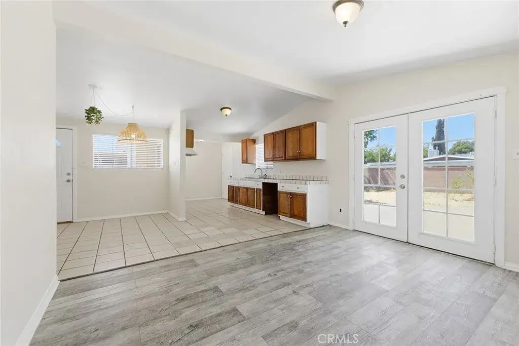 2047 W Lingard, Lancaster