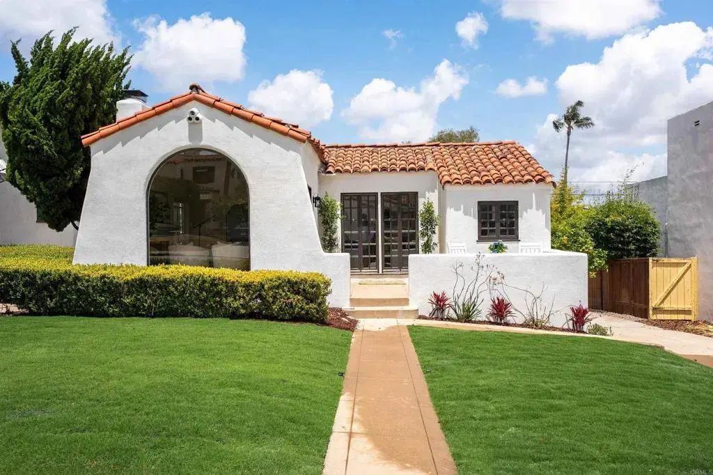 3120 Curtis, 