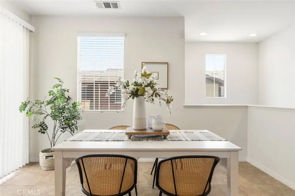 14373 Penn Foster, Chino