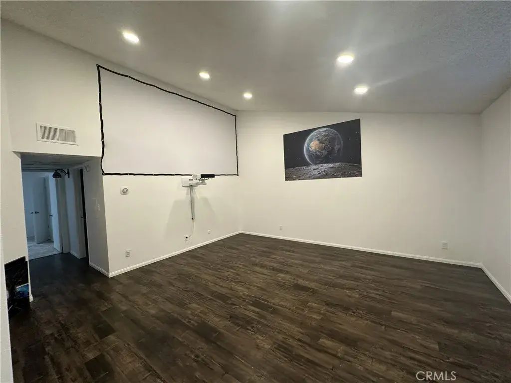 5500 Lindley 222, Encino