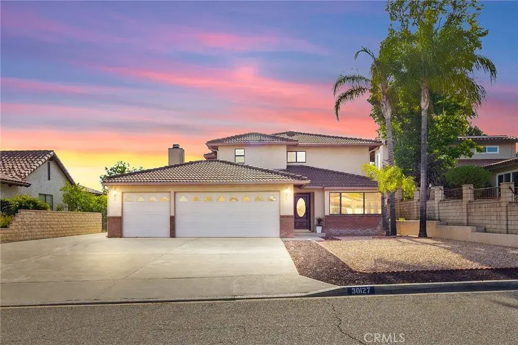 30127 White Wake, Canyon Lake
