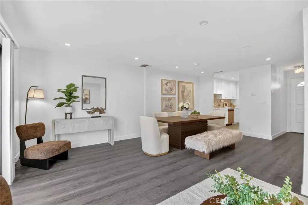 11311 Tampa Ave 12, Porter Ranch