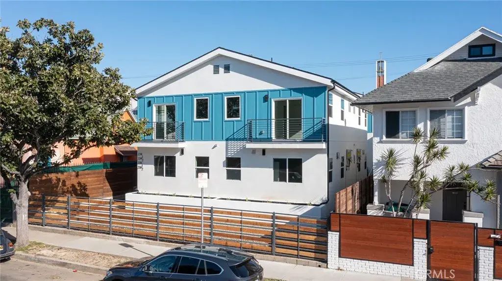 236 N Burlington Avenue, Echo Park