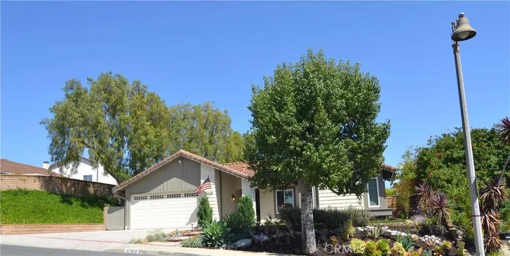 27972 Gallina, Mission Viejo