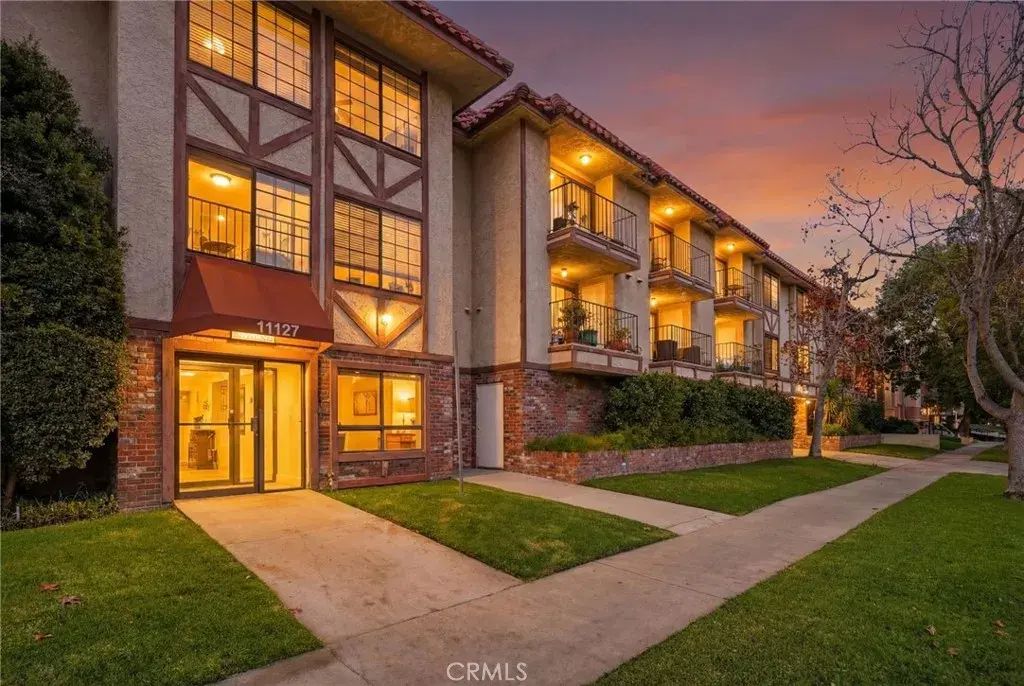 11127 La Maida 9, North Hollywood