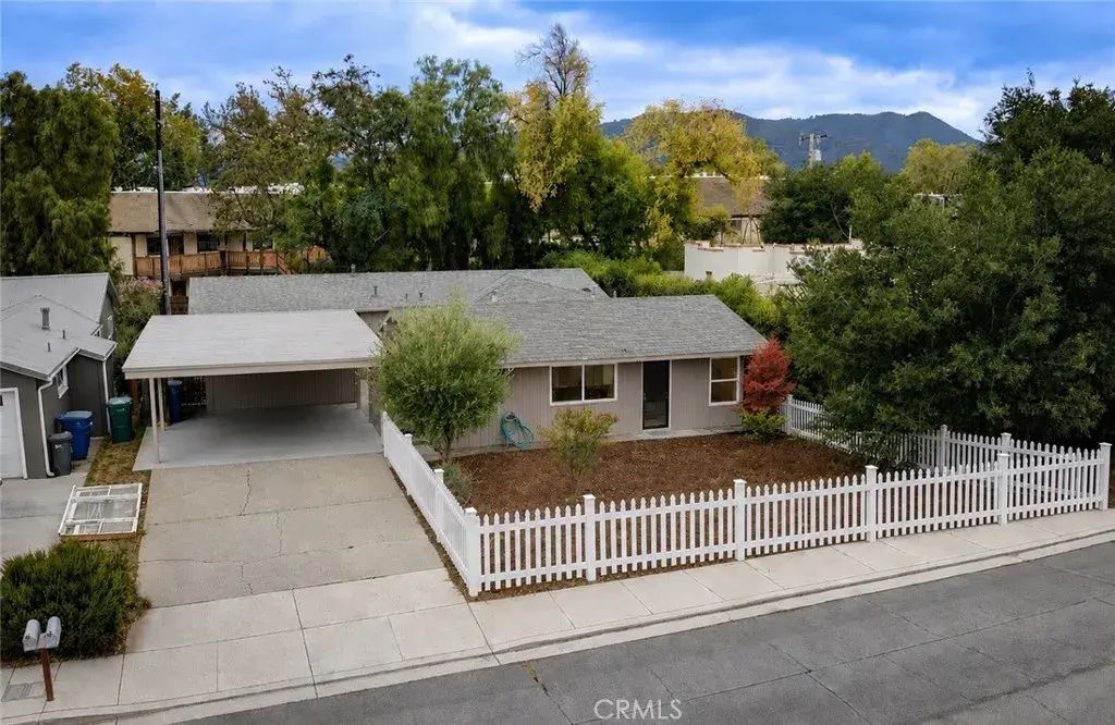 1544 Oak, Solvang