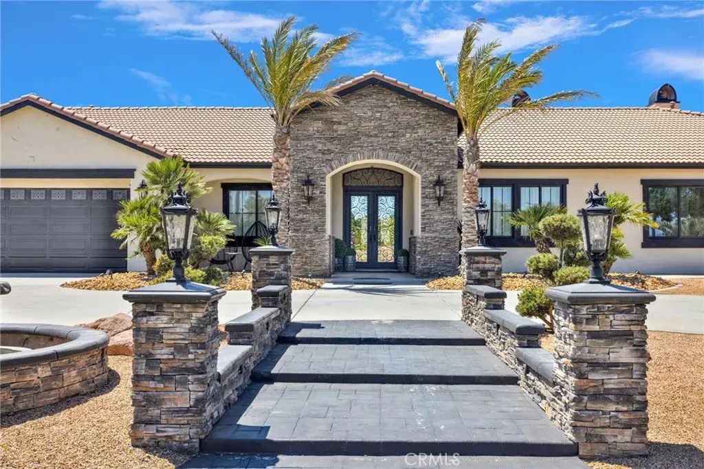 7560 Royal View, Oak Hills