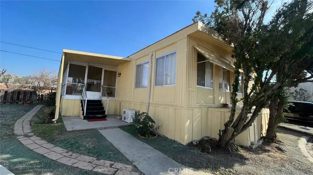 36 Round Table Dr 36, Riverside