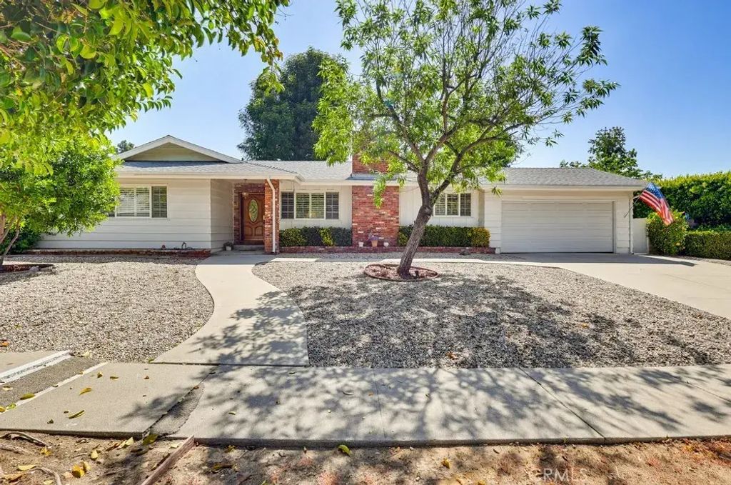 5728 Larryan, Woodland Hills