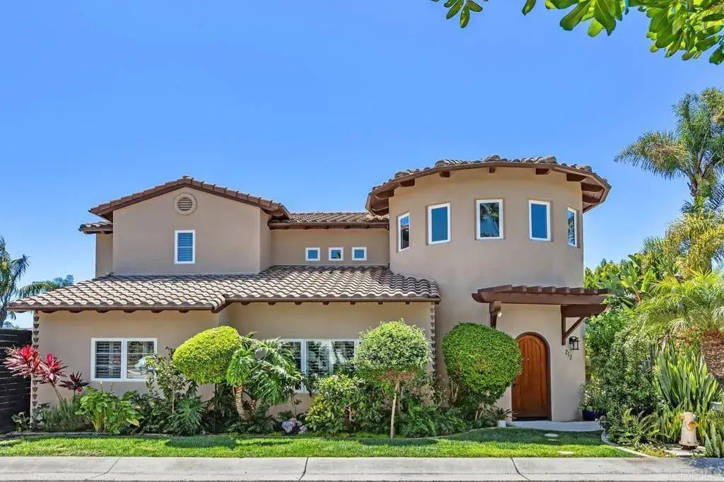 213 Hillcrest Dr., Encinitas