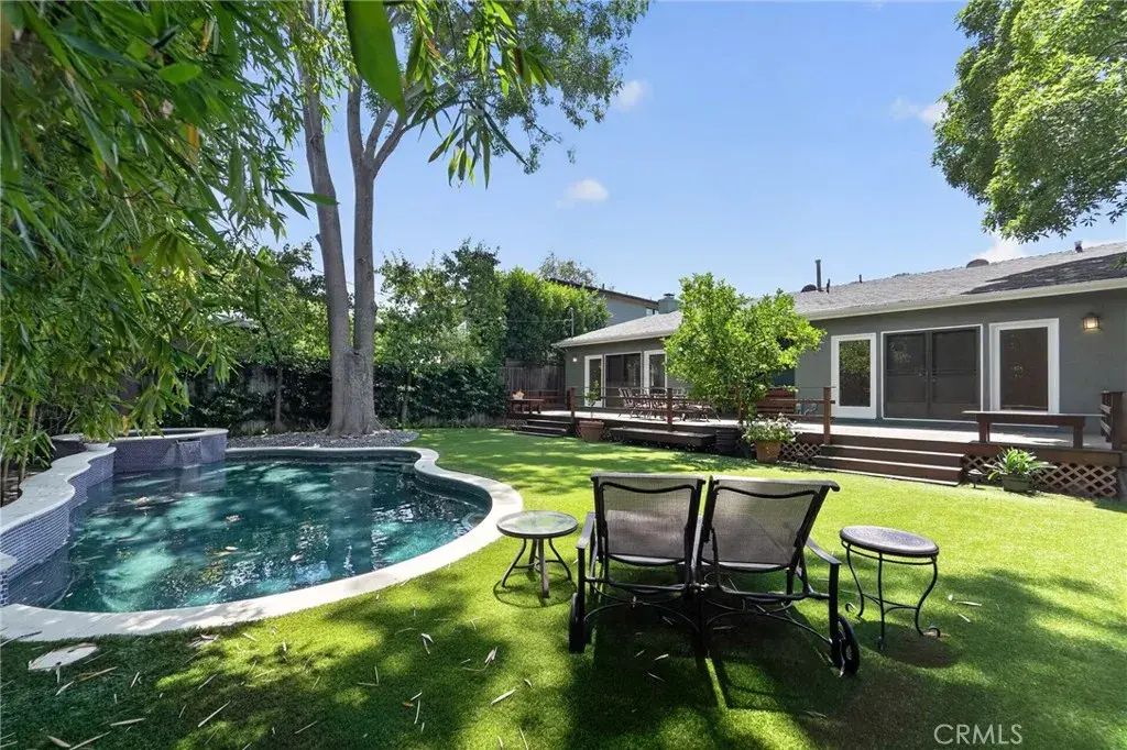 13047 Dickens Street, Studio City