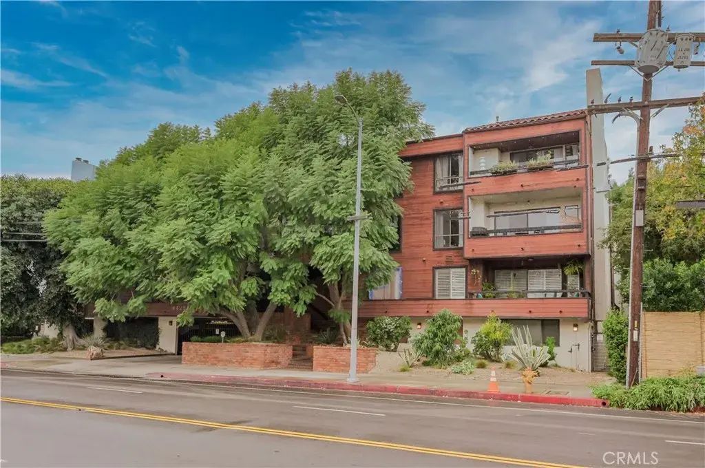 4425 Whitsett, Studio City