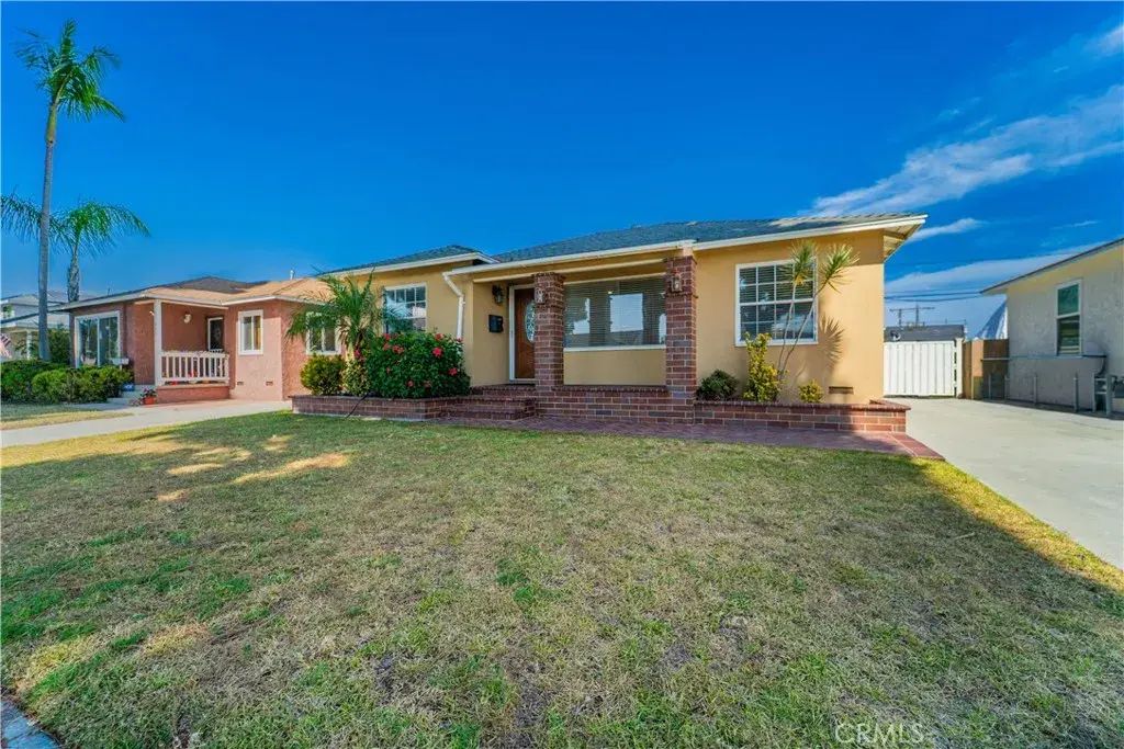 5008 Coldbrook Avenue, Lakewood