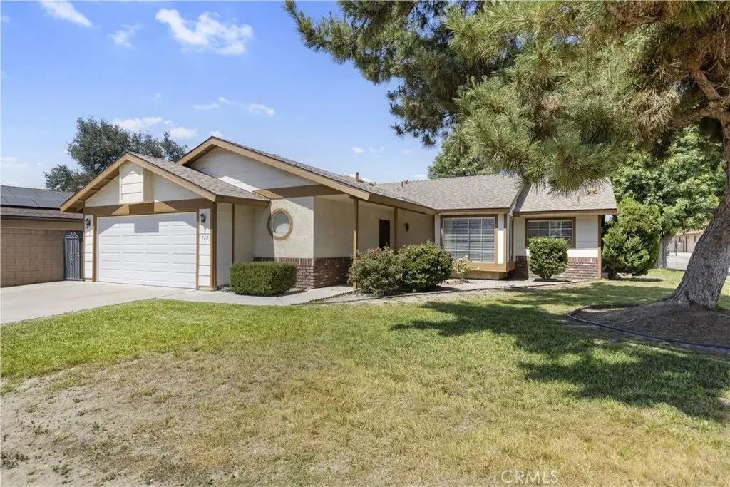 726 Piccadilly Square, Hemet