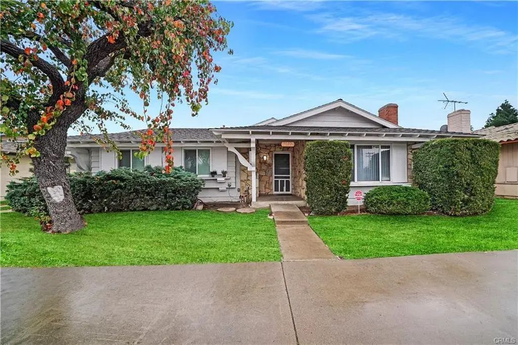 16722 Goldenwest Street 1, Huntington Beach
