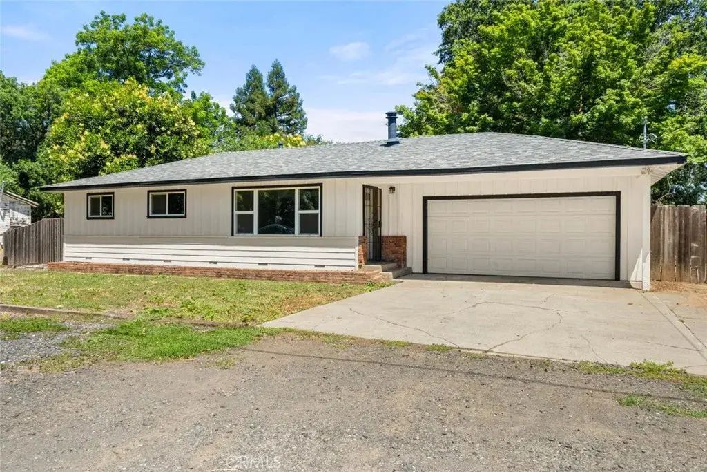 2106 Kennedy, Chico