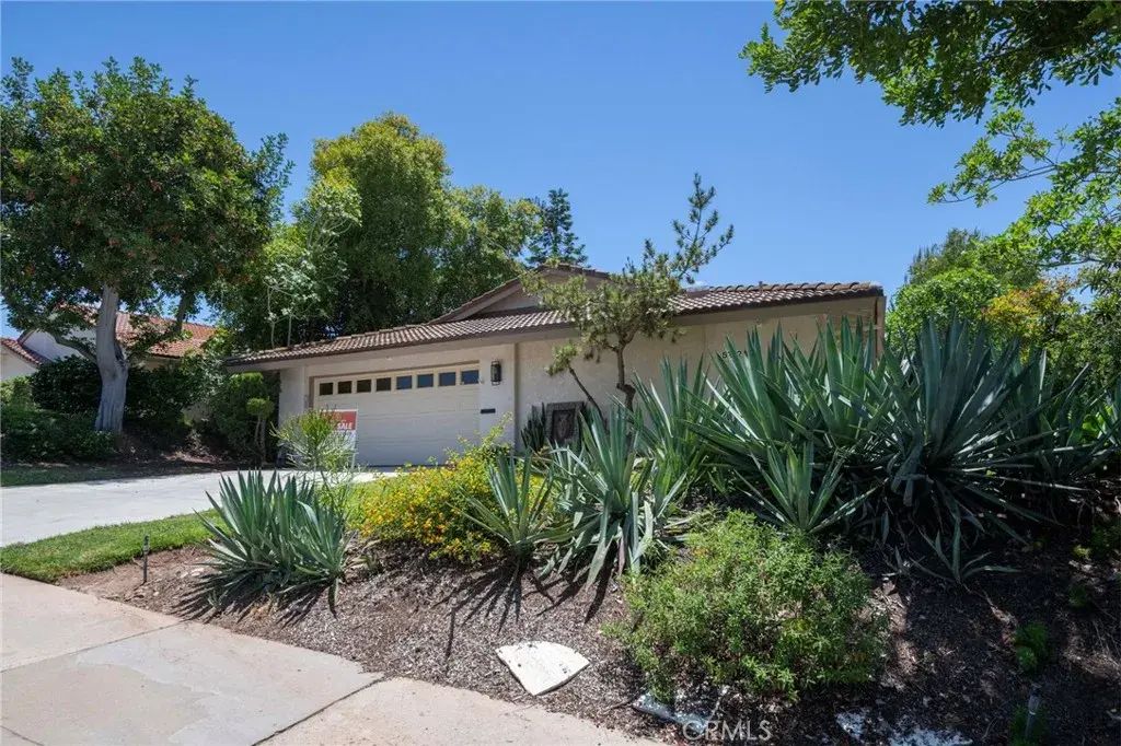 5242 Despacio, Laguna Woods