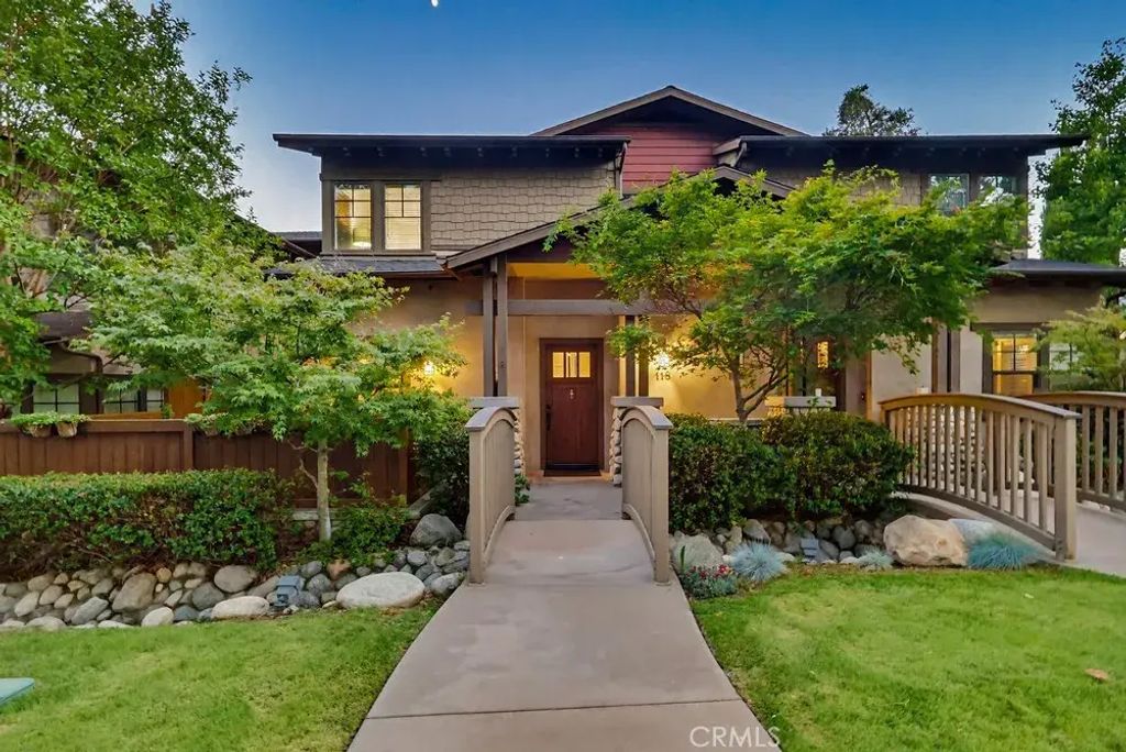 118 E Sierra Madre, Sierra Madre