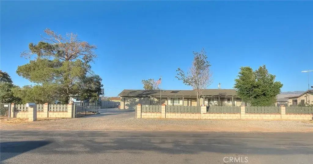 10525 Balsa, Apple Valley