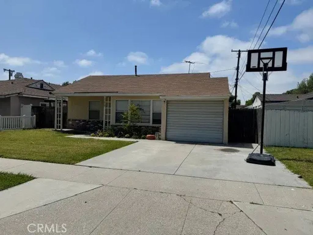 11838 Gem St, Norwalk
