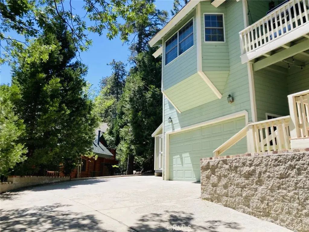 264 Fairway, Lake Arrowhead