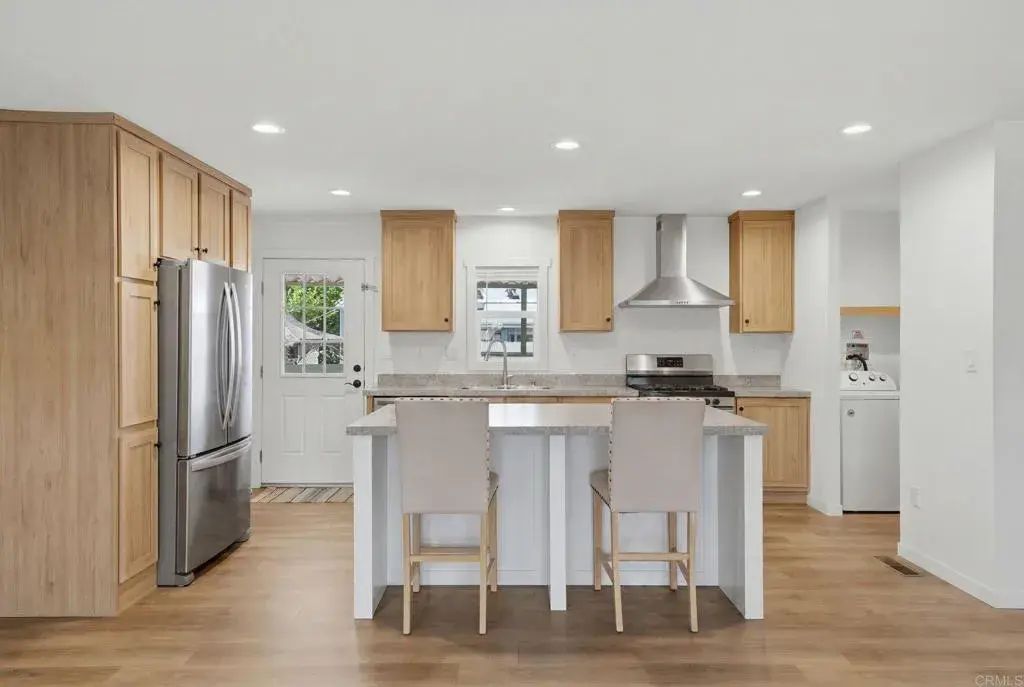 2700 E Valley 189, Escondido