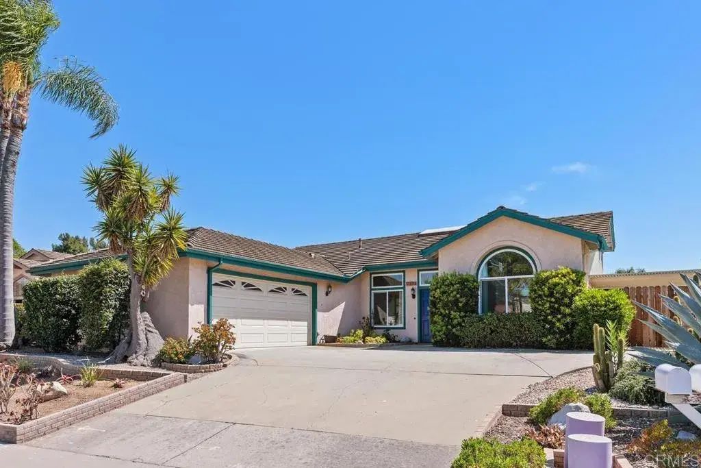 1713 W Country Club Lane, Escondido