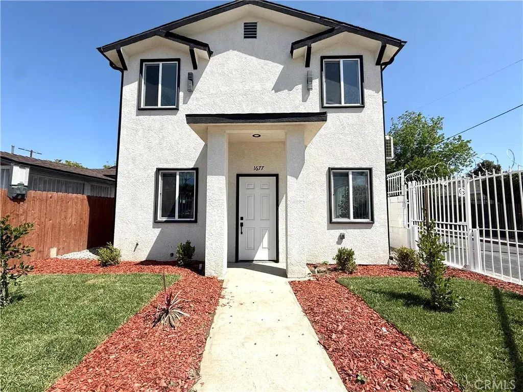 1677 E Imperial, Los Angeles