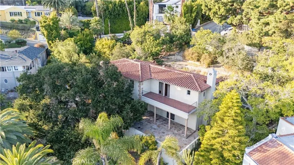 1968 N Wilton, Los Angeles