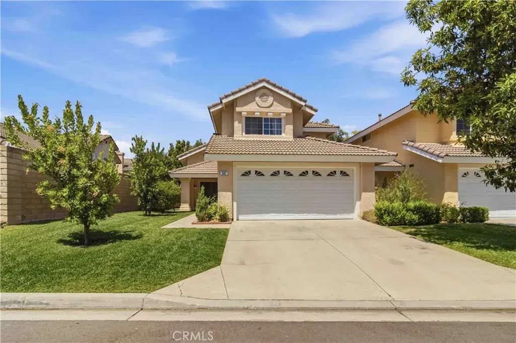 592 Fairfield, Simi Valley