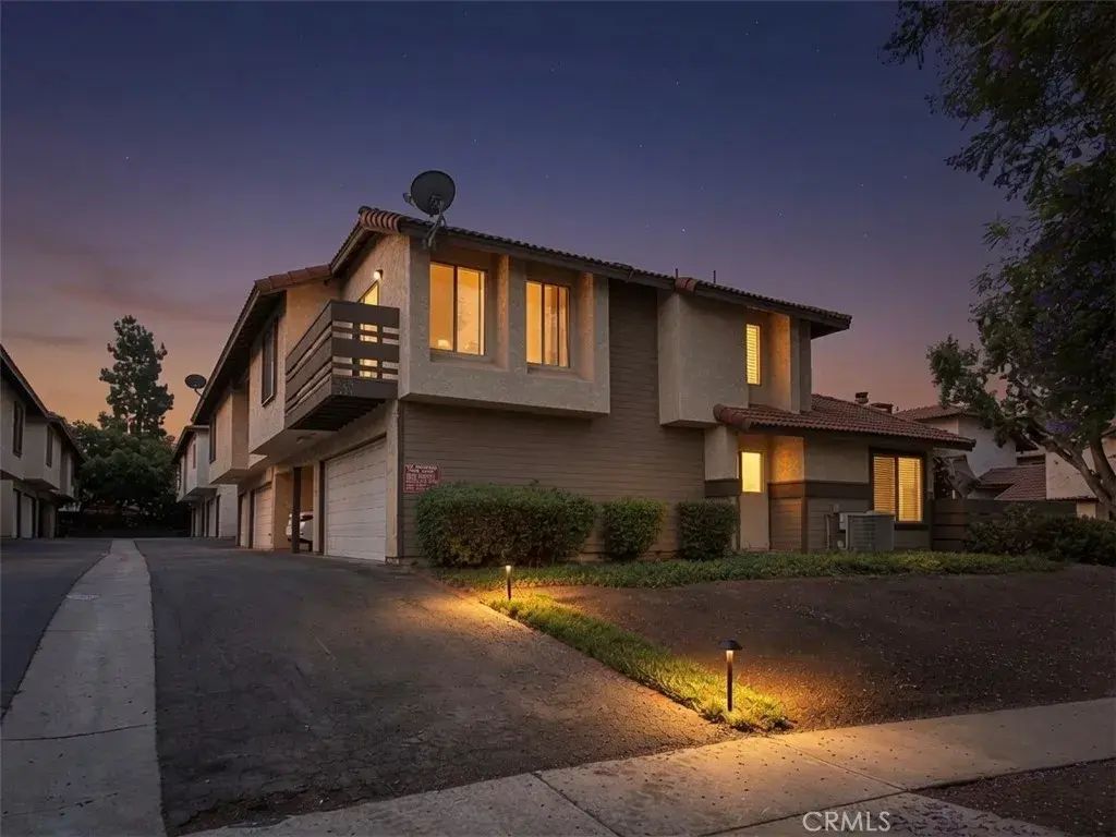 1324 Brentwood B, Corona