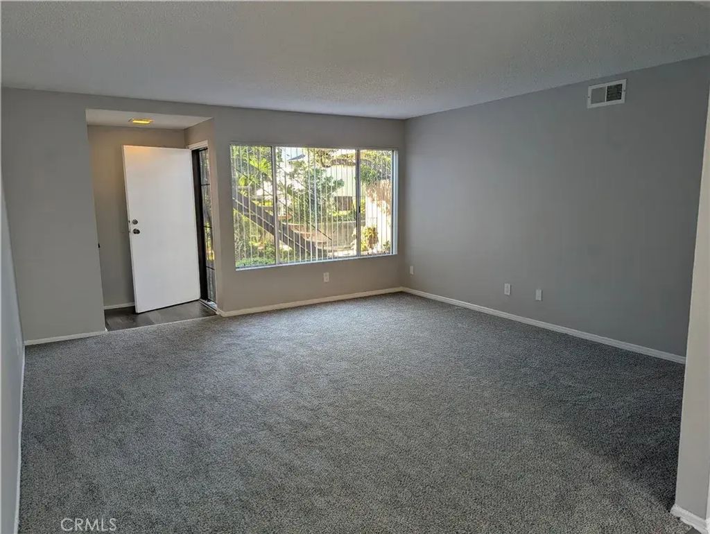 17031 Pinehurst Lane B, Huntington Beach