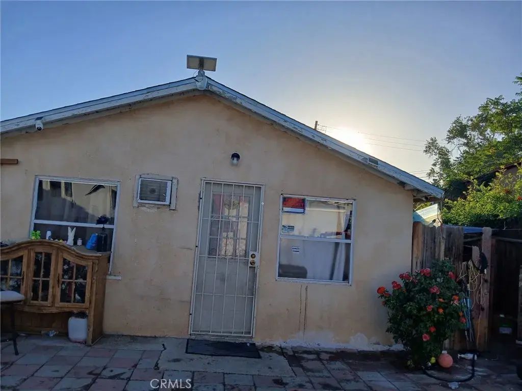2604 N Baker Street, Bakersfield