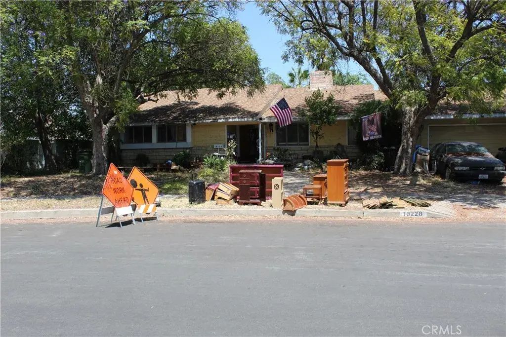 10228 Norwich, Mission Hills (san Fernando)