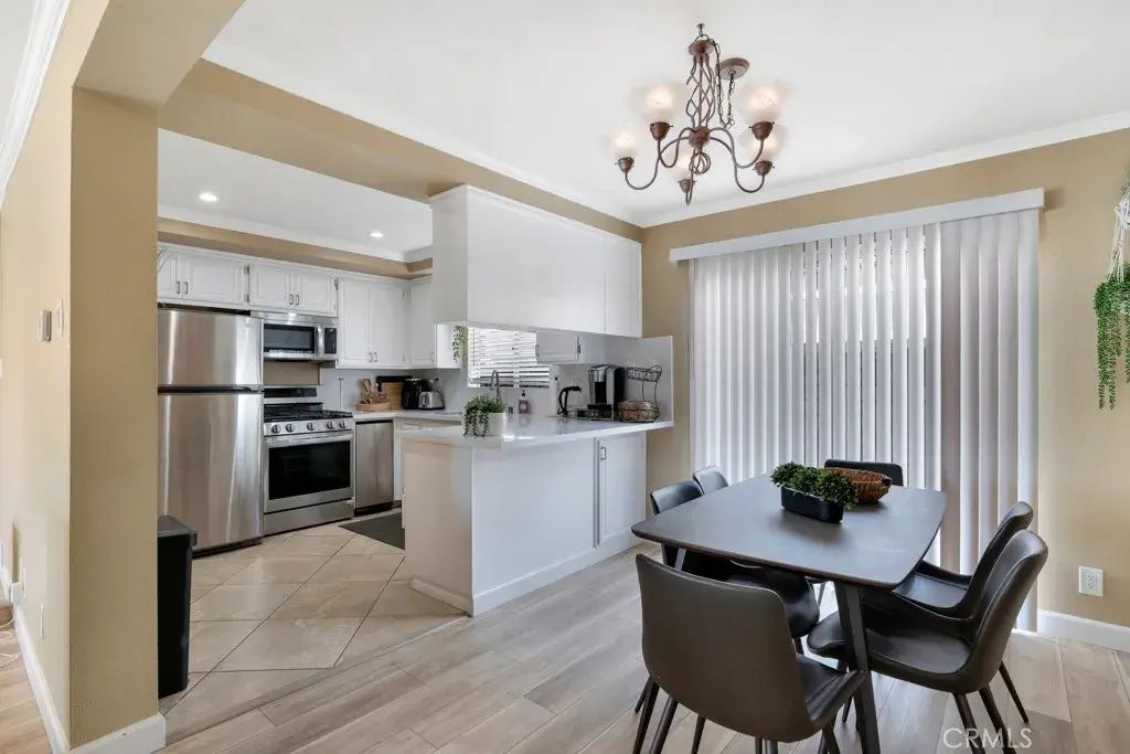 753 Warwick Ave, Thousand Oaks