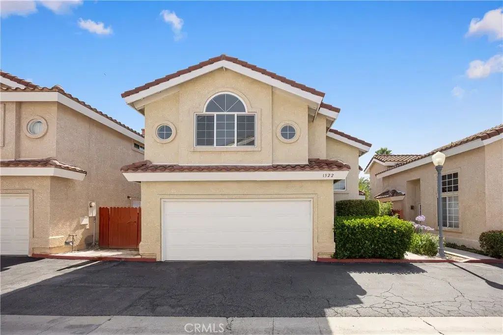 1322 Meadow Ln, Duarte