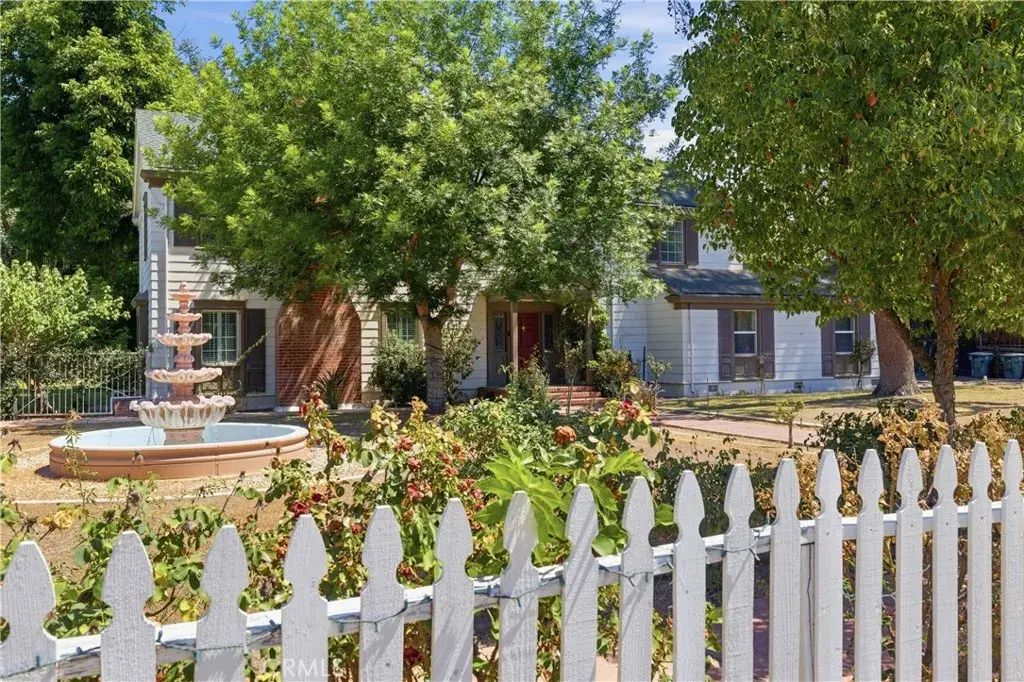 2132 Chester, Bakersfield