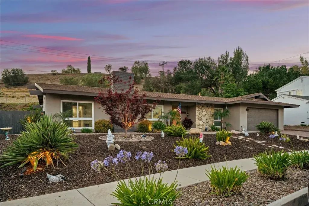 1463 Feather Avenue, Thousand Oaks