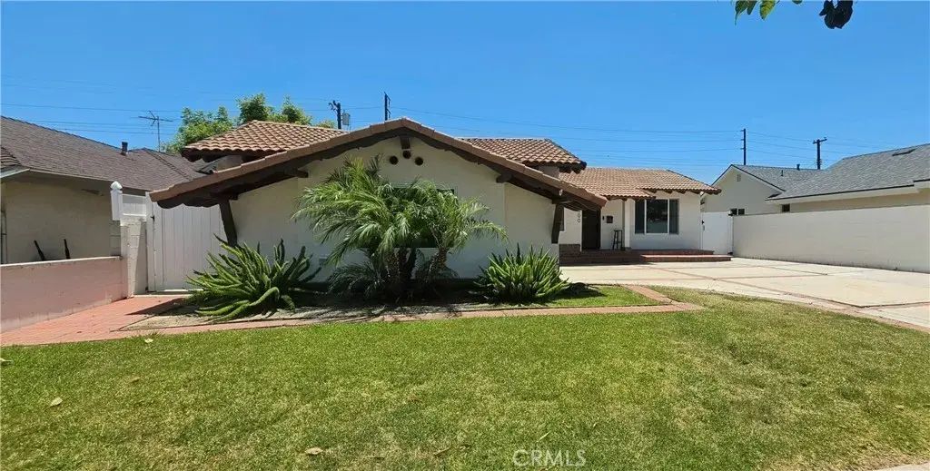 2500 Sidon, La Habra