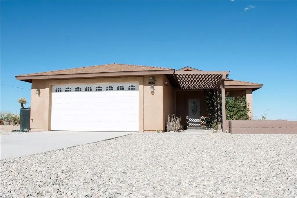 1381 Soledad, Landers