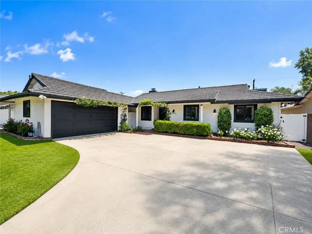 13352 Fairmont Way, North Tustin