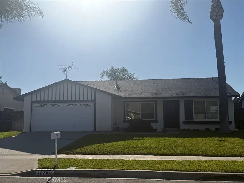 12780 Fremontia, Grand Terrace