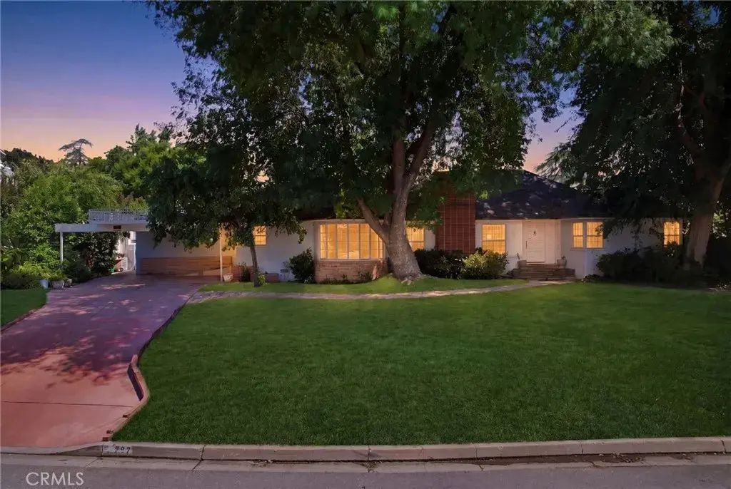 227 El Cerrito, Bakersfield