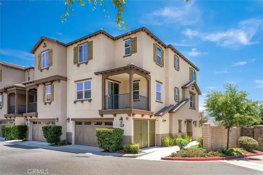 22138 Barrington Way, Saugus