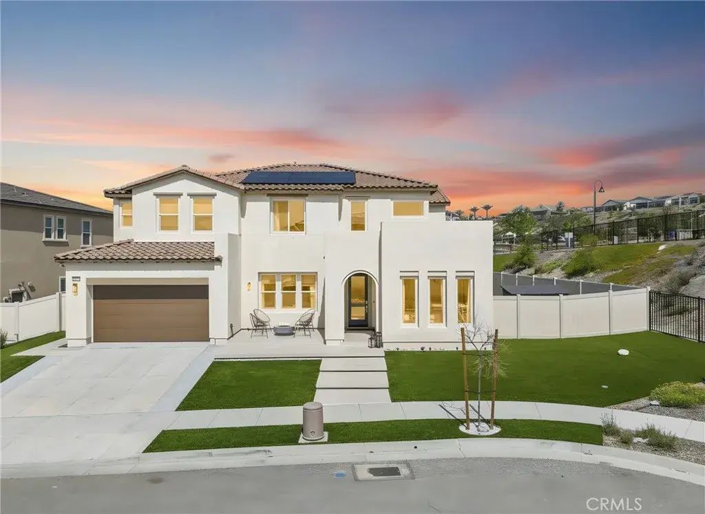 28631 Bloom, Saugus